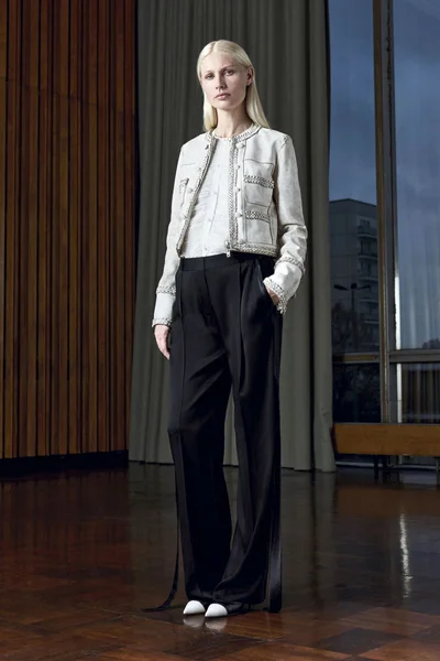 Look 12